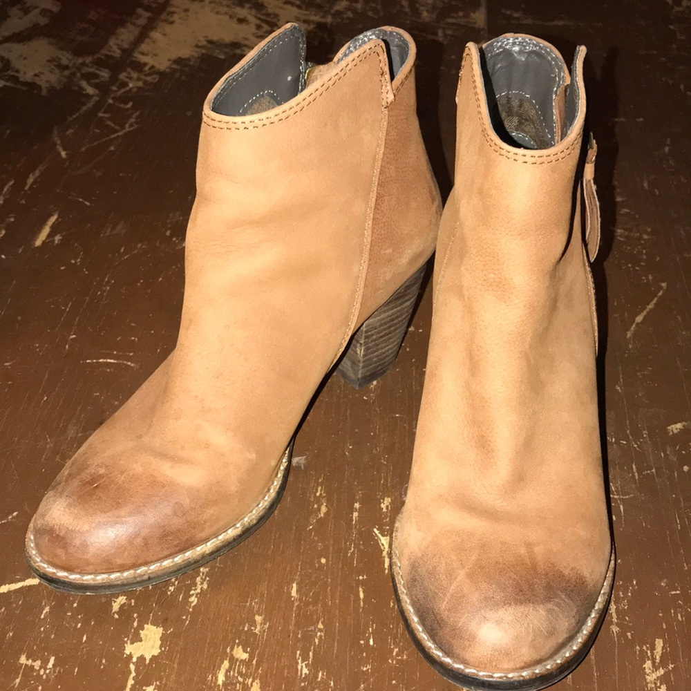 Steve Madden brown leather ankle boots